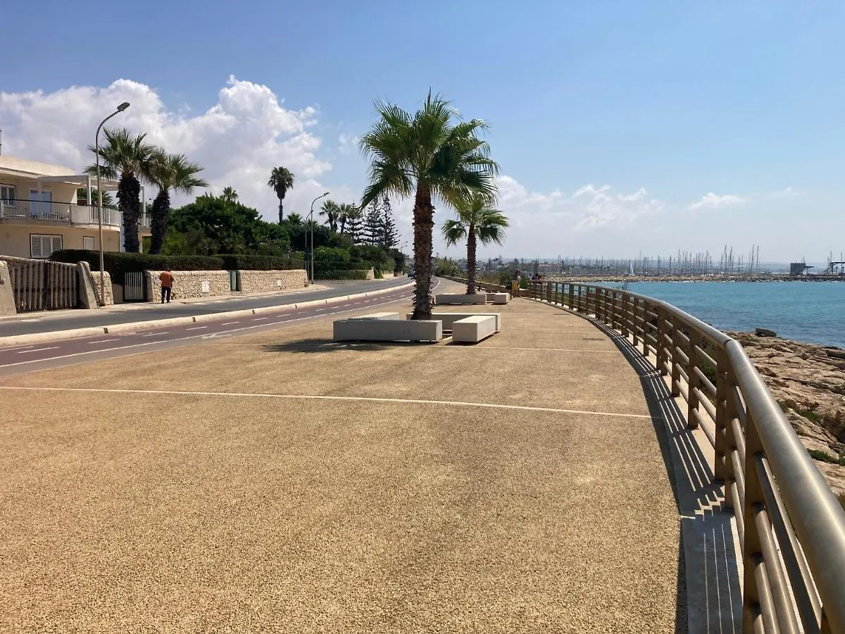 בית נופש הוילה מרינה די רגוזה Sole A Vista איטליה